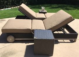 Double chaise...tete-a-tete...