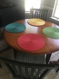 Casual dinette table with 4 chairs