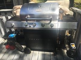 Propane Grill (Char-Broil)