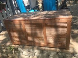 Outdoor chest - rear view