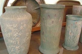 1900'S RED WING ART POTTERY COLLECTION---BRUSHWARE CAT TAILS VASE----