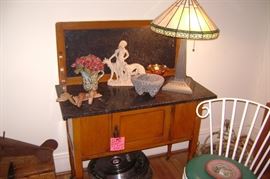 1900'S BLACK MARBLE WASHSTAND