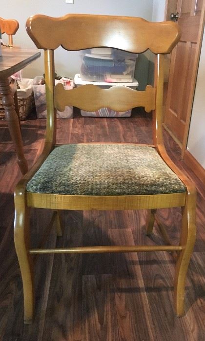 One of four chairs to go with 42 round table which has 2 10" leaves