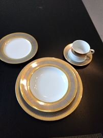 Wallace Aegean Silver & Gold Basketweave rim porcelain china 5 pps - service for 8