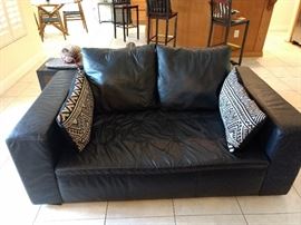 Mezzo 2.5 seater black leather sofa