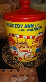 Raggedy Ann & Andy cookie tin