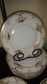 Assorted china pieces