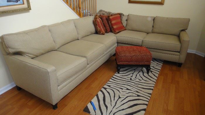 Beautiful Thomasville sectional Sofa, excellent condition