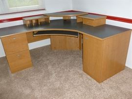 Corner computer desk