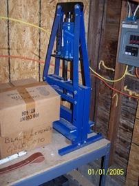 Rhyobi Bench Drill Press - Garage