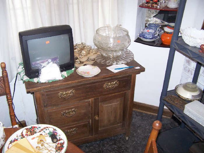 OLD COMMODE, TV & PUNCH SET