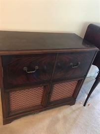 #6 Antique flip top desk w/ drawer 28x18-29x38
$150
