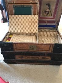 
#11 Camel back trunk w/4 compartments and tray
$175

