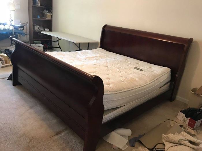 
#27 Sleep number mattress/boxsprings as is
$25
#31 King sleigh bed frame (as is - frame cracked)
$75
