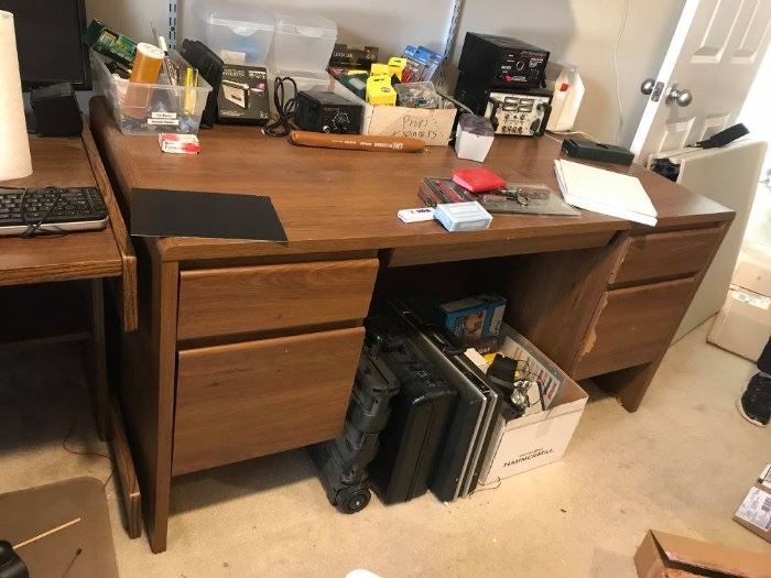 
#35 old laminate exec desk
$30
