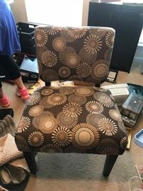 
#50 24" wide seat contemporary chair
$30
