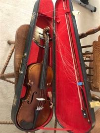 
#73 Startivarius Cremonensis Faciebat Anno 17 violin (bow needs restringing)
$40
