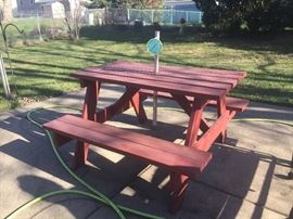 Picnic table