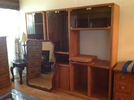 Entertainment Center - All pieces $ 200.00