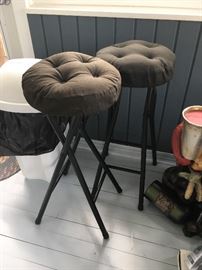 bar stools with cushions