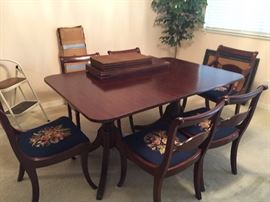 Duncan Phyfe Dining Table w/ 6 Chairs, 3 Leaves and Table Pad
