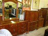 Pretty Bassett Bedroom Set