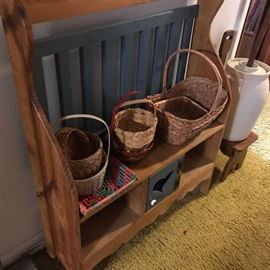 Primitive  wooden hall seat with vintage baskets.