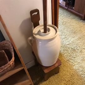 Antique churn with lid AND dasher.