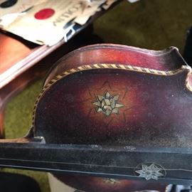 Front stringing on the vintage violin.