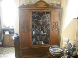Nice China Cabinet
