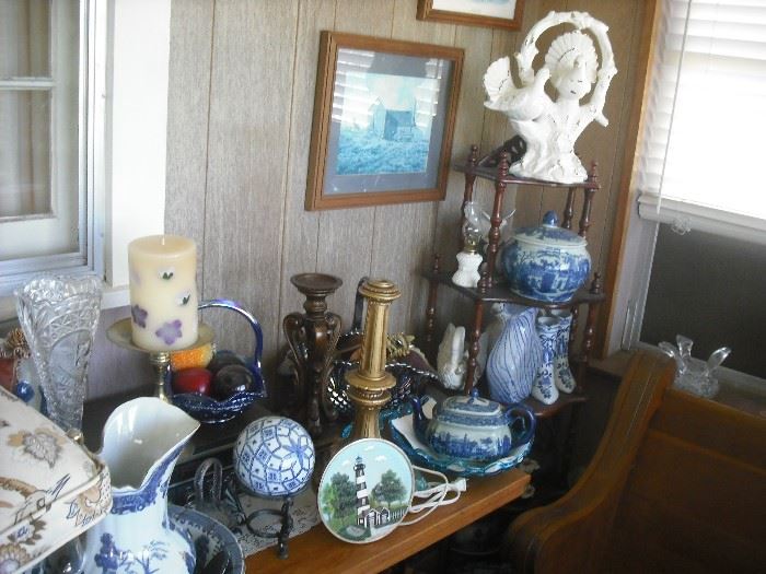 Lots of Decorative Items
