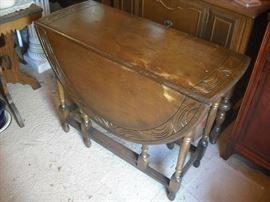 Nice Drop Leaf Table