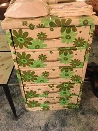 Fun flower storage chest