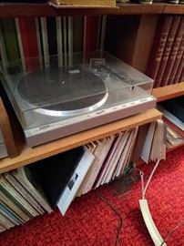 Hitachi Turntable