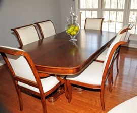 DINING ROOM TABLE AND 8 MATCHING CHAIR WITH 2 EXTENSIONS