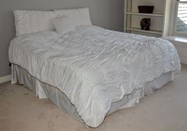 NEAR NEW KING "TEMPURPEDIC MOTORIZED BED"