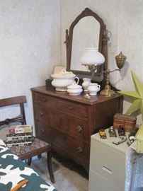 1920's dresser & lamp