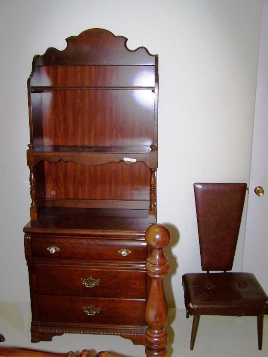 Dresser And Seat