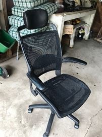 OFFICE CHAIR