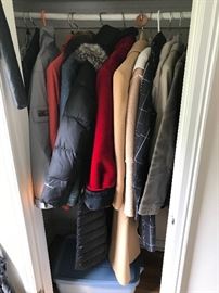 WOMENS JACKETS AND COATS - SIZE MEDIUM