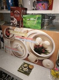 CASUALWARE CHINA SET-BRAND NEW
