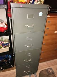 METAL ROLLING 4 DRAWER FILE CABINET