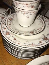 NORITAKE ADAGIO CHINA SET