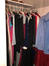 WOMENS CLOTHING SIZE MEDIUM