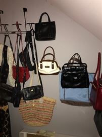 WOMENS HANDBAGS