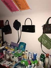 WOMENS HANDBAGS