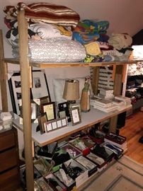 PICTURE FRAMES / BEDDING / SHOES