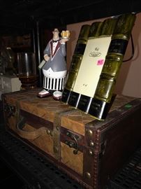 FAUX LEATHER TRUNK / BOOKENDS PICTURE FRAME