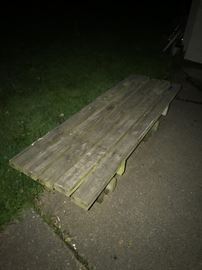 WOODEN BENCH