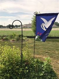 YARD DECORATIONS